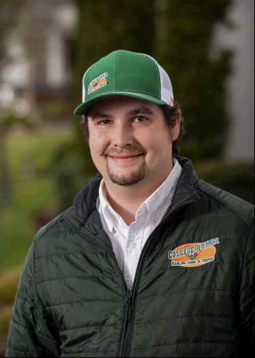 Chas Lombardo headshot.