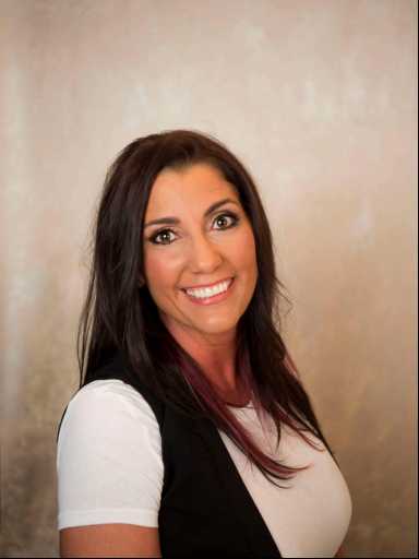 Christena Nobles headshot.