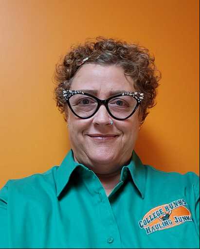 Shelley Cagley headshot.