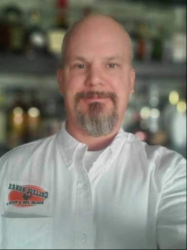 Kyle Henning headshot.