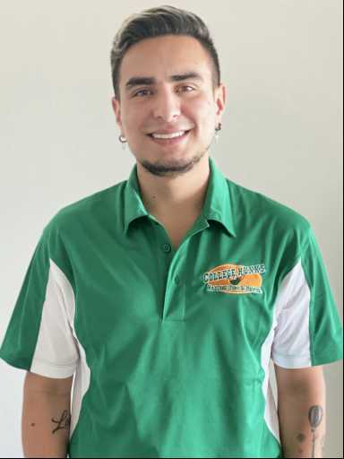Juan Gomez headshot.