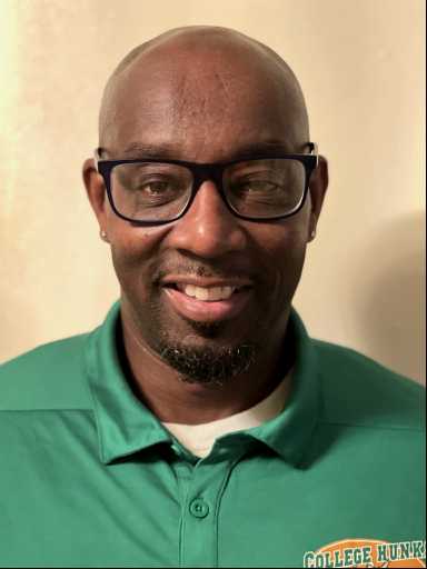 Byron Holt headshot.