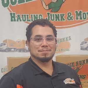 Julio Andino headshot.