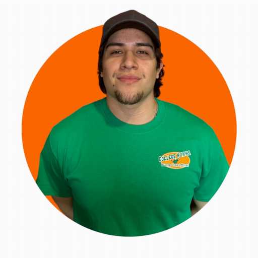 Abraham Mendoza headshot.