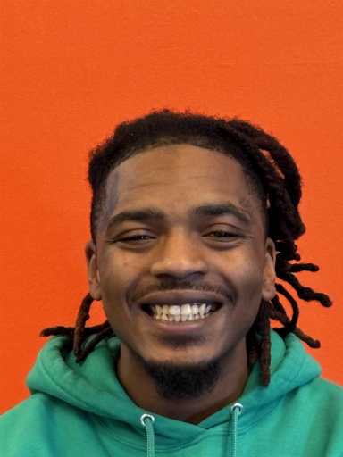 Bronzell Bright headshot.