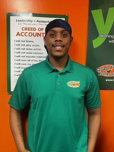 E'Zharion Watson Gray headshot.