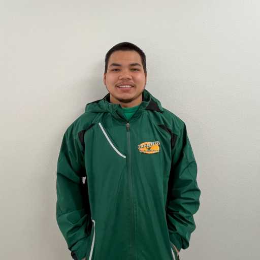Corey Fernandez headshot.