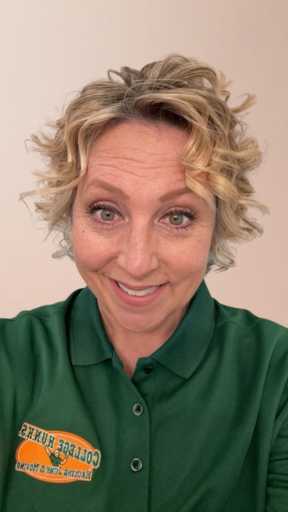 Suzanne Stefanelli headshot.